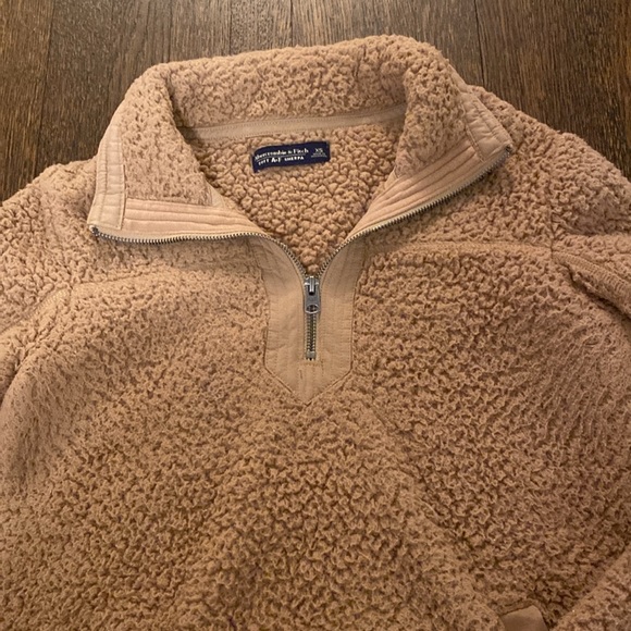 Abercrombie & Fitch Soft A&F Sherpa. Size XS. - Picture 3 of 4